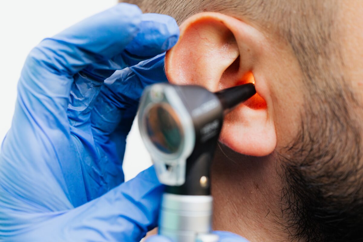 Prendre soin de ses oreilles grâce au cure oreille écologique